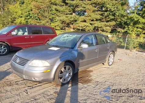 2005 Volkswagen Passat Glx z USA, uszkodzony, nr VIN WVWRU63B95E043953